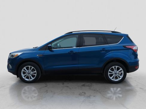 Used 2018 Ford Escape SE w/ SE Sync 3 Package image 3