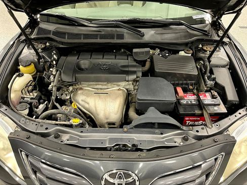 Used 2011 Toyota Camry LE FWD image 29
