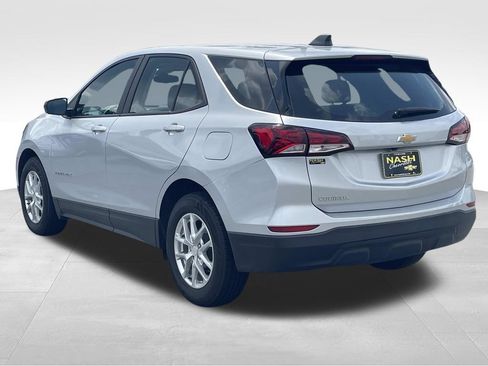 Used 2022 Chevrolet Equinox LS FWD image 5