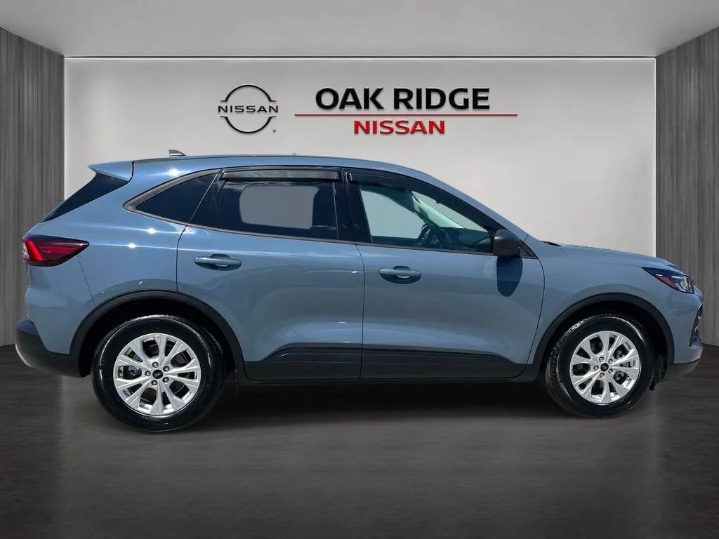 Used 2025 Ford Escape Active w/ Tech Pack #1 FWD image 2