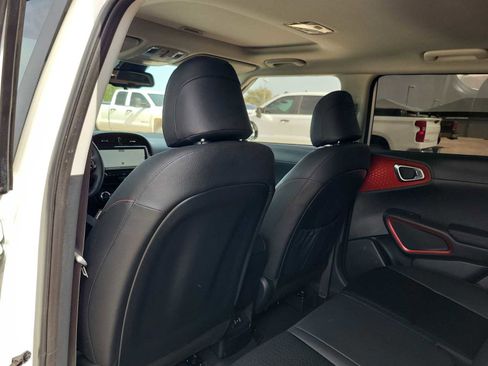 Used 2025 Kia Soul GT-Line w/ GT-Line Technology Package FWD image 16