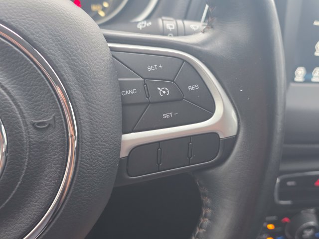 Used 2018 Jeep Compass Latitude w/ Popular Equipment Group FWD image 28