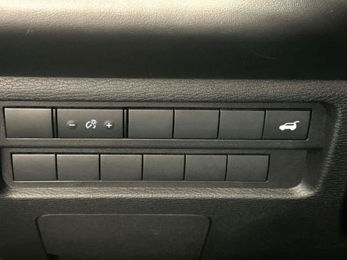 Used 2025 Mitsubishi Outlander SE AWD/4WD image 17