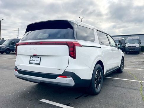 New 2026 Kia Carnival LXS image 6