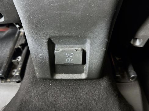 Used 2016 Jeep Renegade Latitude FWD image 26