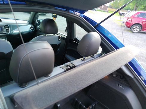 Used 2013 Volkswagen Beetle 2.0T FWD image 27