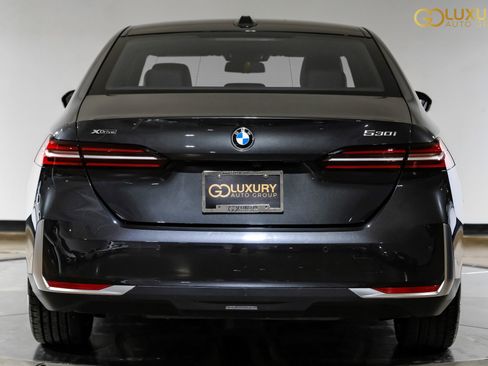 Used 2024 BMW 530i xDrive image 11