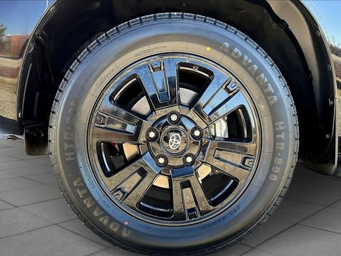 Used 2019 Toyota Sequoia TRD Sport image 10