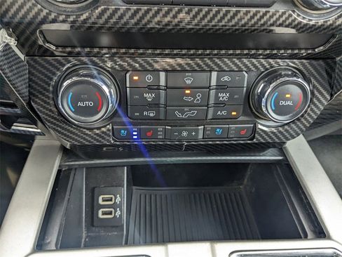 Used 2020 Ford F150 Lariat image 19