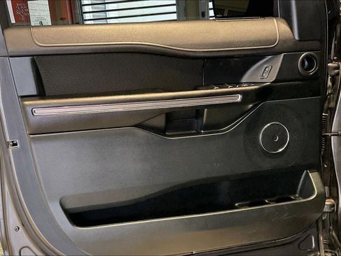 Used 2021 Ford Expedition XLT image 21