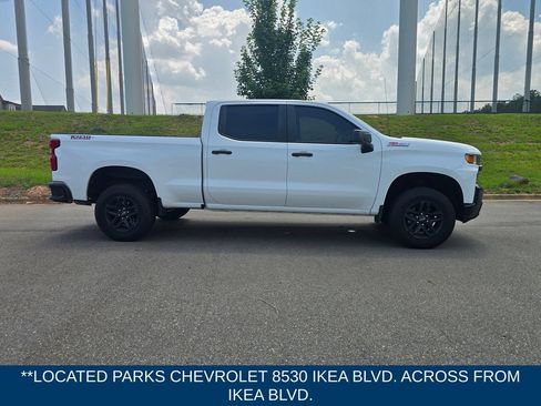 Used 2021 Chevrolet Silverado 1500 Custom Trail Boss w/ LPO, Dark Essentials Package AWD/4WD image 2