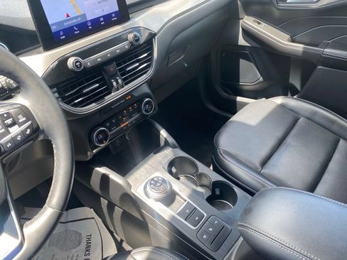 Used 2021 Ford Escape Titanium FWD image 24