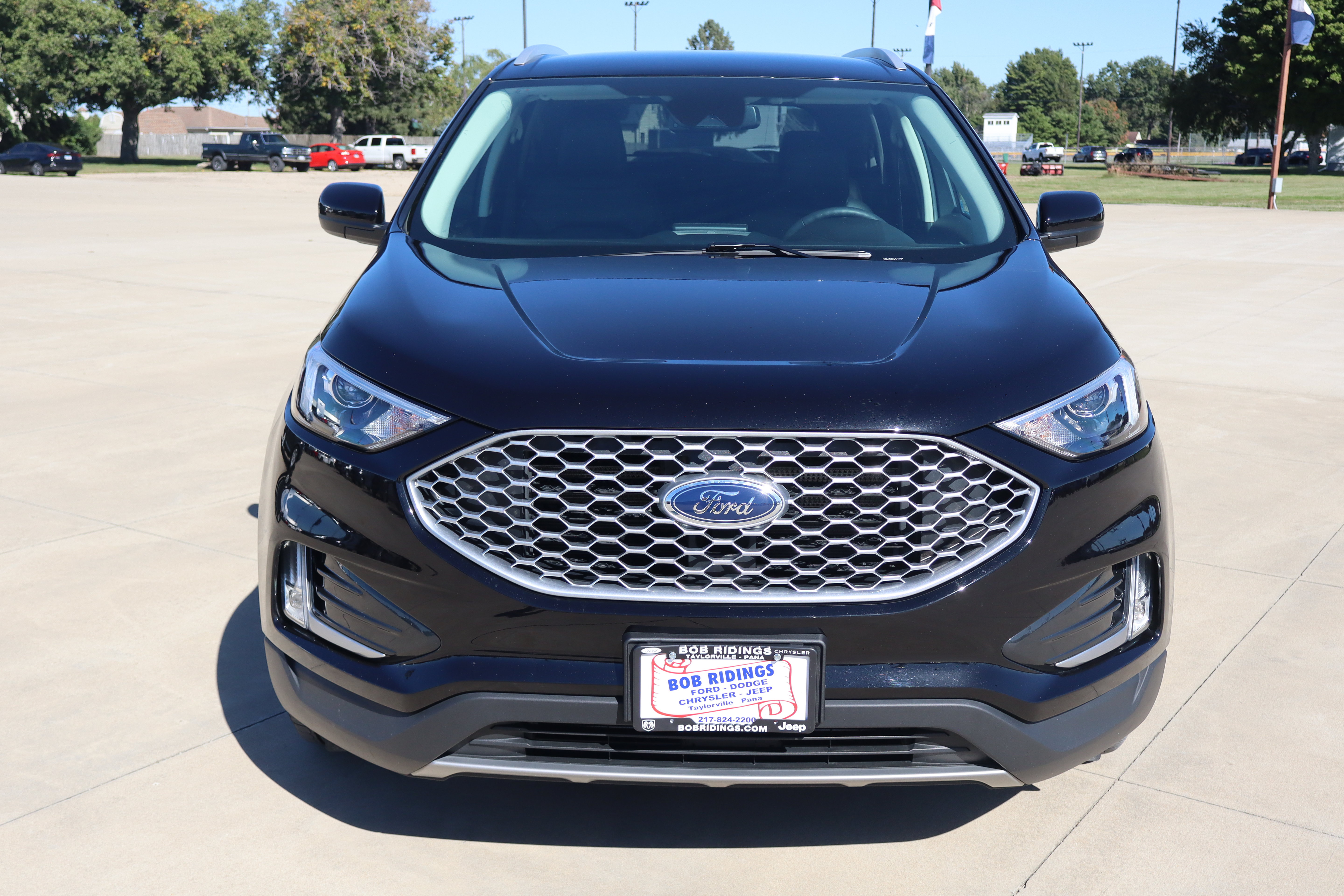 Used 2024 Ford Edge SEL w/ Convenience Package AWD/4WD image 2