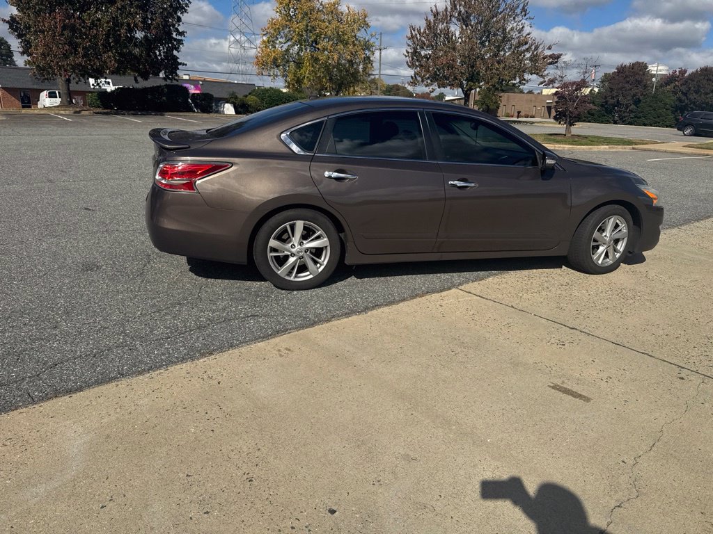 Used 2014 Nissan Altima 2.5 SL w/ Moonroof Package FWD image 14