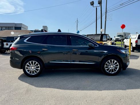 Used 2019 Buick Enclave Premium w/ Experience Buick Package FWD image 3