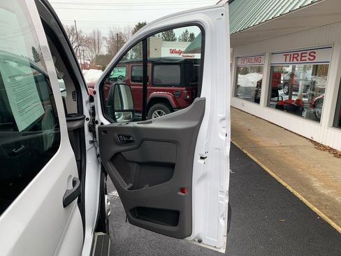 Used 2023 Ford Transit 250 Low Roof AWD w/ Exterior Upgrade Package image 19