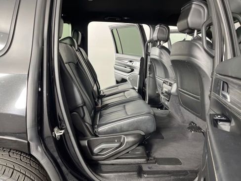 Used 2024 Jeep Wagoneer Series II w/ Flexible Seating Group RWD image 43