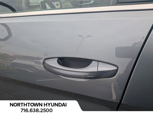 Used 2025 Volkswagen Atlas SE image 38