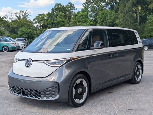 Used 2025 Volkswagen ID. Buzz Pro S Plus RWD image 5