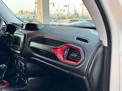 Used 2017 Jeep Renegade Trailhawk w/ Premium Trailhawk Package AWD/4WD image 13