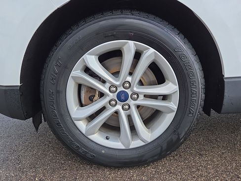 Used 2020 Ford Edge SEL w/ Cold Weather Package image 12