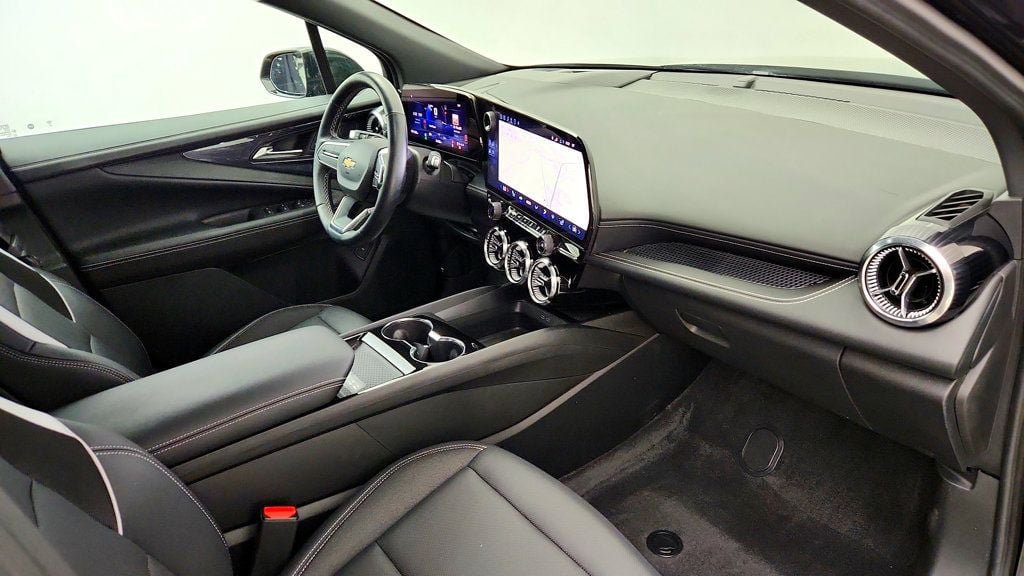 Used 2024 Chevrolet Blazer EV LT AWD/4WD image 25