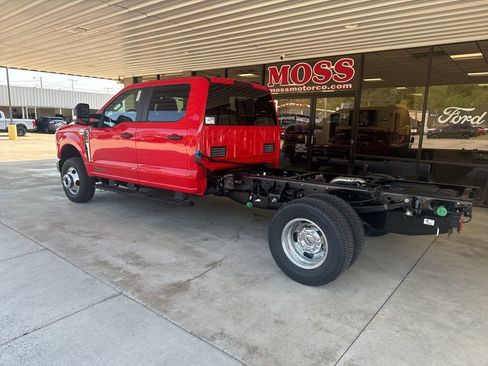New 2026 Ford F350 4x4 Crew Cab DRW Super Duty image 6