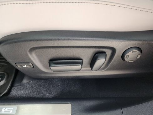 Used 2022 Lexus RX 350L Luxury image 24