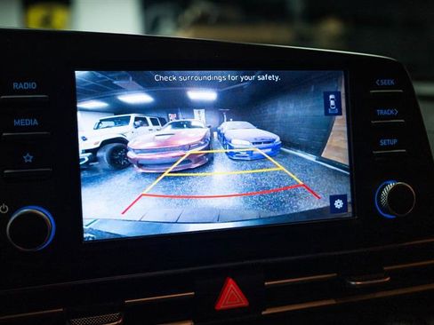 Used 2022 Hyundai Elantra SEL FWD image 18