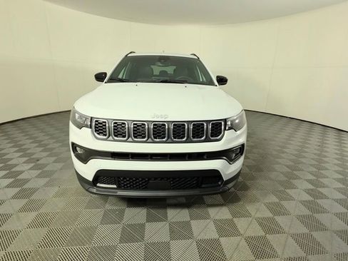 New 2026 Jeep Compass Latitude image 10