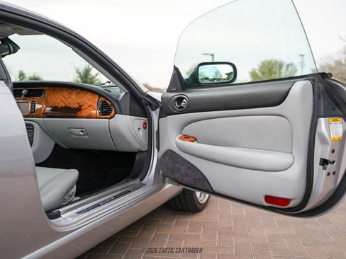 Used 2006 Jaguar XK8 Coupe image 44