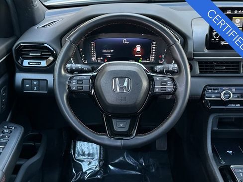 Certified 2025 Honda Pilot Black Edition image 16