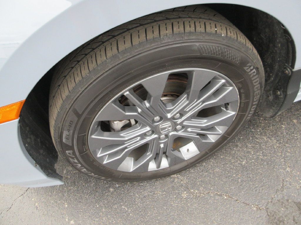 Used 2025 Honda Odyssey Touring image 14