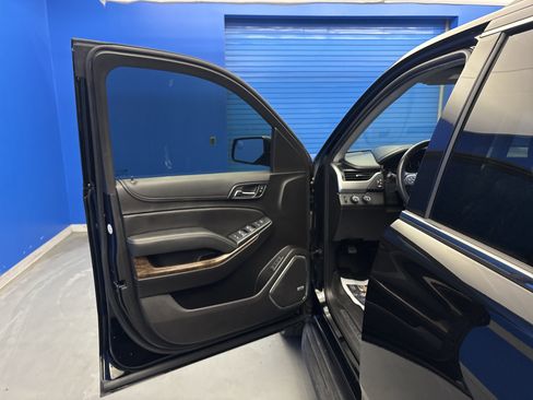 Used 2020 Chevrolet Suburban LT AWD/4WD image 9