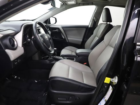 Used 2016 Toyota RAV4 Limited image 16