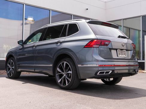 Used 2022 Volkswagen Tiguan SEL R-Line AWD/4WD image 7