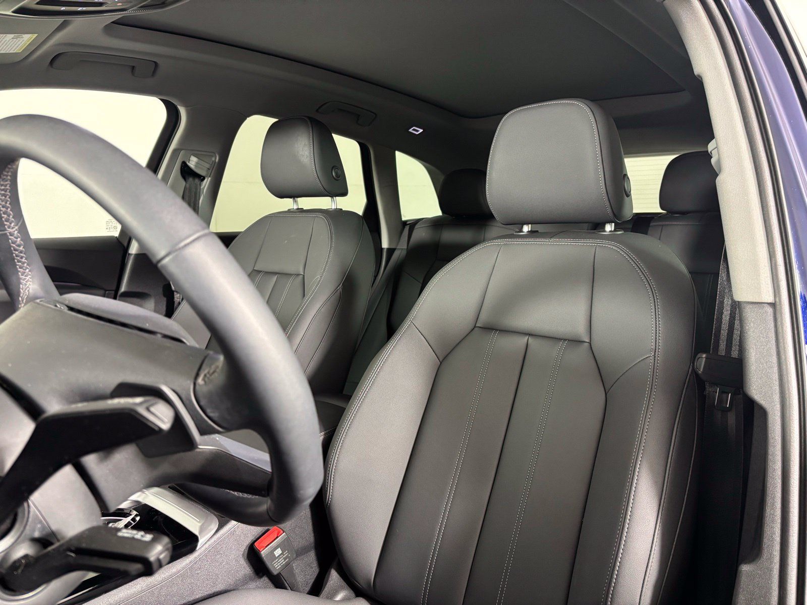 Used 2025 Audi Q5 Premium Plus w/ Premium Plus AWD/4WD image 11