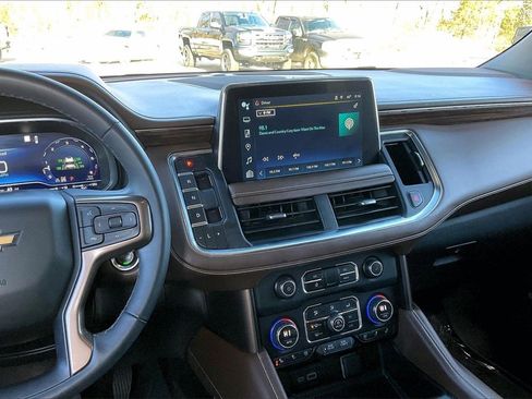 Used 2023 Chevrolet Suburban High Country image 6