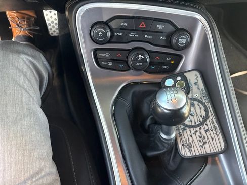 Used 2019 Dodge Challenger R/T RWD image 3