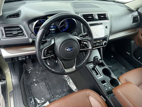 Used 2018 Subaru Outback 2.5i Touring image 10