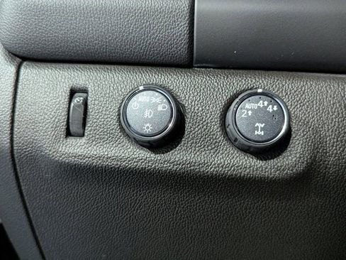 Used 2022 Chevrolet Colorado LT w/ LT Convenience Package image 28