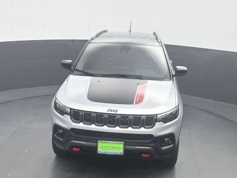 Used 2025 Jeep Compass Trailhawk AWD/4WD image 20