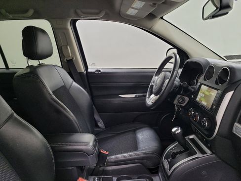 Used 2017 Jeep Compass Latitude AWD/4WD image 21