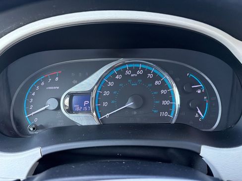 Used 2011 Toyota Sienna XLE FWD image 15