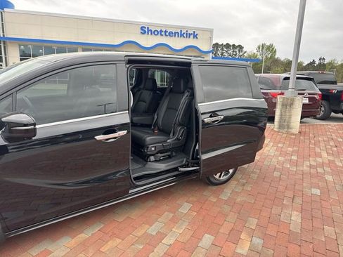 Certified 2023 Honda Odyssey Touring image 28