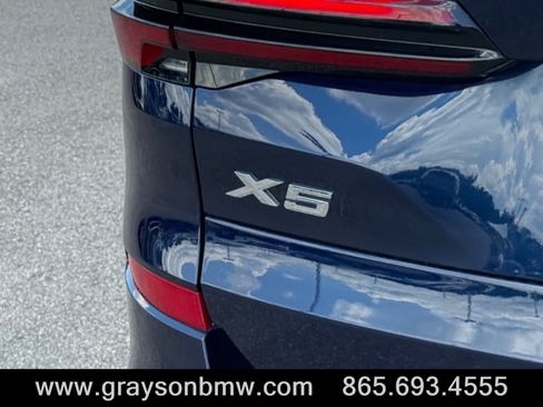 Used 2025 BMW X5 xDrive40i w/ M Sport Package AWD/4WD image 10