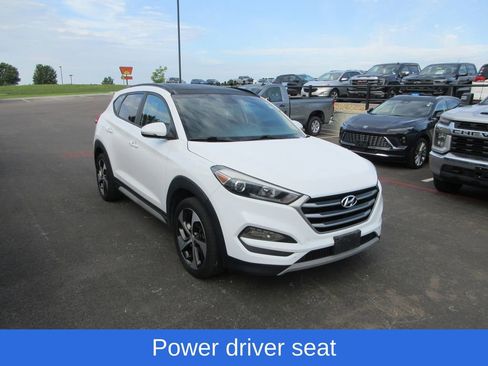 Used 2018 Hyundai Tucson Value w/ Cargo Package FWD image 2