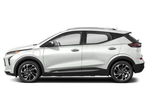 Used 2023 Chevrolet Bolt EUV Premier w/ Sun & Sound Package FWD image 6