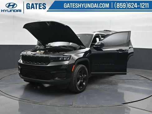 Used 2023 Jeep Grand Cherokee Altitude AWD/4WD image 63