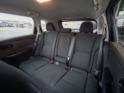 Used 2023 Nissan Rogue S image 26